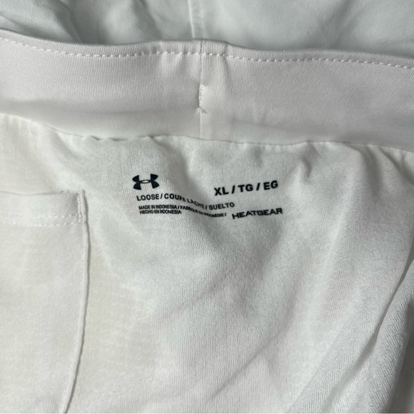Under Armour Women's White Athletic Shorts XL - Picture 6 of 16